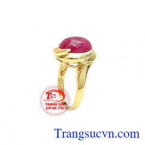 Sản phẩm được gắn đá nhân tạo màu đỏ hồng ruby sao nhân tạo cực kỳ hoàn hảo