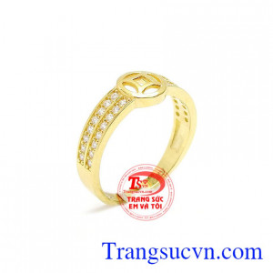 Nhẫn nữ mặt kim tiền được chế tác từ vàng 10k, thiết kế tinh xảo