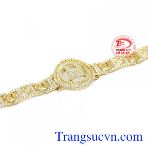 Sản phẩm phù hợp với nhiều phong cách của phái nữa, từ cá tính đến dịu dàng hay phong cách mới