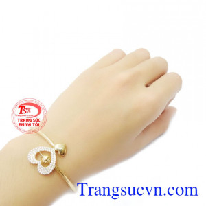 Lắc trái tim đẹp.