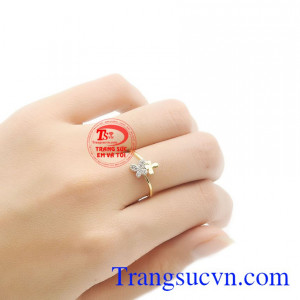 Hồ điệp còn mang đến sự sung túc cho chủ nhân, đây cũng được coi là món trang sức đem lại may mắn