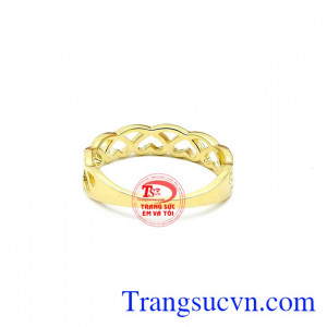 Vì trao trái tim cho nhau đồng nghĩa là sự dâng hiến một tình yêu trọn vẹn