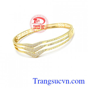 là sản phẩm được chế tác theo công nghệ Italy tinh tế,