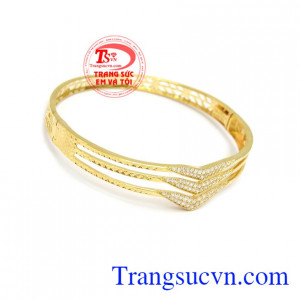 mang lại cho vẻ sang trọng cho người đeo.