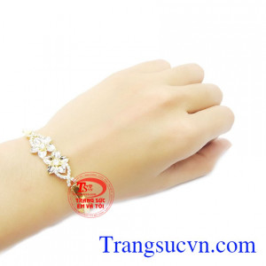 Vòng tay mặt hoa vàng 10k chất lượng.