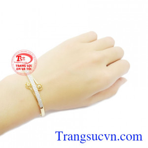 Vòng tay hiện đại vàng 10k đẹp.