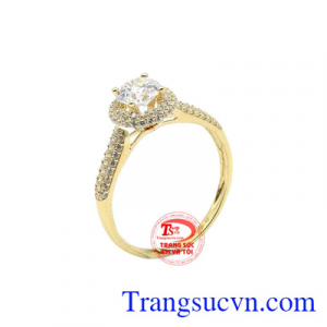 Nhẫn nữ vàng diễm lệ mang đến cho người đeo vẻ  đẹp sang trọng, quý phái và quyền lực