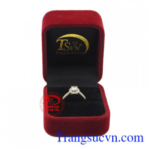 Sản phẩm đặc biệt có thể làm nhẫn đính hôn, xứng đáng là món quà dành tặng người con gái bạn thầm thương