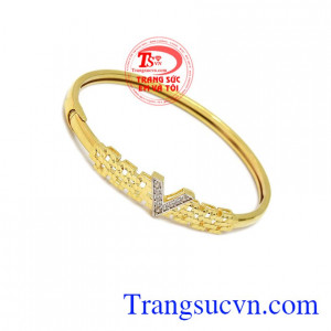 Sản phẩm toát lên vẻ hiện đại, trẻ trung cho phái đẹp.