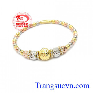 với đường nét tinh xảo, sắc nét, hợp thời trang.