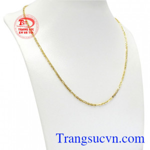 Sản phẩm với kiểu dáng đơn giản nhưng vẫn tôn lên được vẻ đẹp cá tính, duyên dáng của phái đẹp