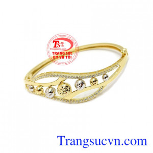 làm tôn lên vẻ đẹp quý phái, đẳng cấp của phái đẹp. 