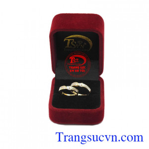Nhẫn cưới bền chặt vàng 10k.