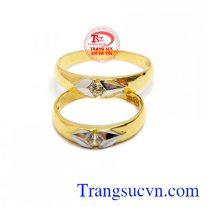 Với đôi nhẫn cưới này sẽ khiến cho tình yêu của hai bạn ngày một bền chặt, và luôn bên nhau đến cuối đời.