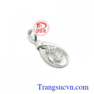 Mặt dây Korea 10k quý phái dễ dàng kết hợp nhiều loại dây chuyền khác nhau, mang lại nét cá tính, dịu dàng và sang trọng