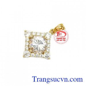 với đường nét tinh xảo, sắc nét, hợp thời trang.