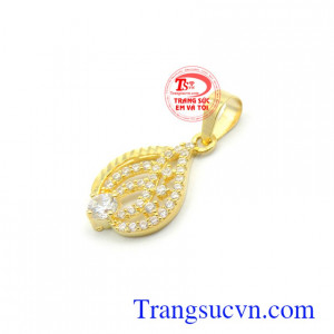 Mặt dây chuyền vàng 10k xinh xắn mang lại cá tính riêng trong từng chi tiết sản phẩm