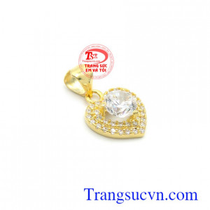Mặt nữ vàng 10k đính đá phong cách thiết kế hình trái tim, gắn đá xinh xắn rất được phái đẹp ưa chuộng