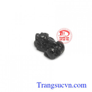 Tỳ hưu đá quý saphir thiên nhiên có tác dụng chiêu tài lộc, may mắn và bình an