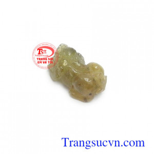 Tỳ hưu Sapphire thiên nhiên đẹp với Tỳ hưu là linh vật được ưa chuộng bậc nhất trong phong thủy, có khả năng chiêu tài lộc, may mắn và bình an cho người đeo