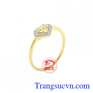 Trang sức Em và Tôi có đa dạng chủng loại sản phẩm, chuyên nhận chế tác theo yêu cầu, đảm bảo uy tín chất lượng.