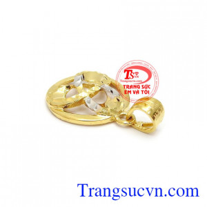 Sử dụng trang sức đúng cách giúp bạn có thể tỏa sáng