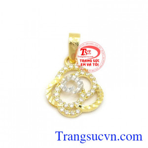 Mặt dây hoa nghệ thuật dành cho những người phụ nữ đam mê nghệ thuật, có tố chất hơi hướng nghệ sĩ.