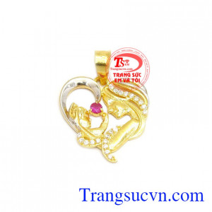 Mặt dây mẫu tử được chế tác từ vàng 10k