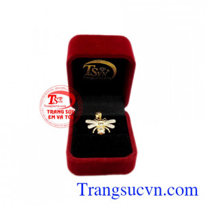 Trang sức Em và Tôi chuyên cung cấp các sản phẩm hợp thời trang, sản phẩm được kiểm định chất lượng