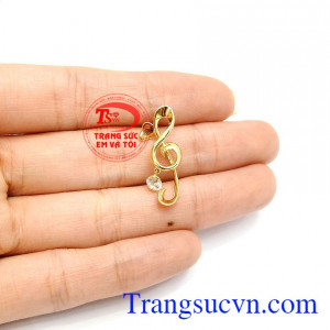 Mặt dây phù hợp với nhiều loại dây chuyền. Dễ kết hợp và hợp xu hướng thời trang.