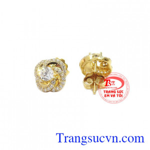 Phù hợp với nhiều kiểu trang phục.