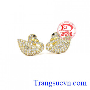 Hoa tai thiên nga vàng 10k là hoa tai được chế tác theo công nghệ của Italy, chất lượng cao.