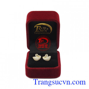 Trang sức Em và Tôi bảo hành 6 tháng, giao hàng trên toàn quốc.