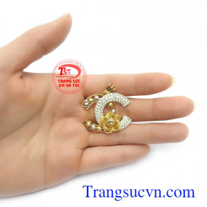 Mặt dây chuyền nữ 10k thương hiệu uy tín, là món quà ý nghĩa dành tặng người bạn yêu thương