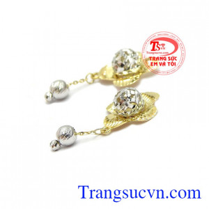 là sản phẩm được chế tác từ vàng 10k chất lượng cao, được thiết kế tinh tế, tỉ mỉ.