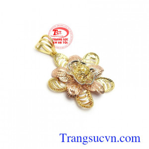 Mặt dây nữ cao cấp sẽ tôn lên vẻ đẹp sang trọng, quý phái của phái đẹp