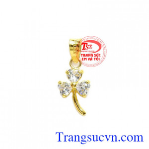 Mặt dây nữ may mắn được chế tác từ vàng 10k