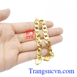 Với thiết kế cổ điển, sang trọng và lịch lãm sẽ giúp phái mạnh thêm tự tin và cá tính. 