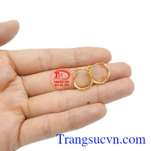 Hoa tai tuy nhỏ nhưng lại mang tác dụng mạnh mẽ giúp người phụ nữ thêm xinh xắn và kiều diễm hơn.