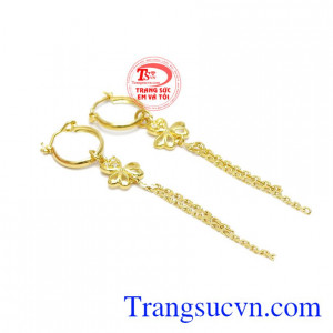 Hoa tai may mắn vàng 10k mang lại vẻ đẹp tinh tế và năng động cho người dùng. c