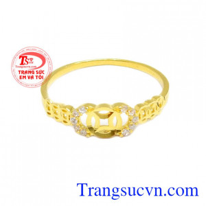 là sản phẩm vàng tây, được chế tác tinh tế, sắc nét,