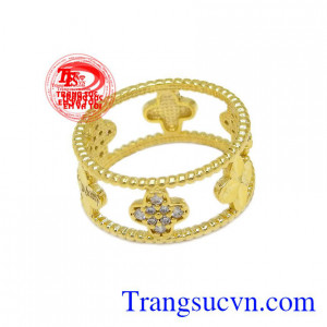 Sản phẩm phù hợp với nhiều kiểu trang phục, dễ phối đồ.