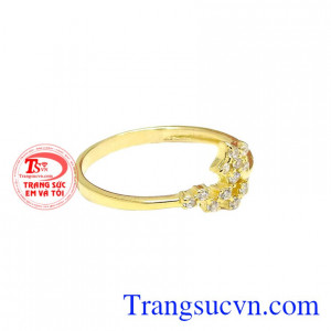 Nhẫn vàng ngôi sao lấp lánh phù hợp làm quà tặng cho người thân, bạn bè.