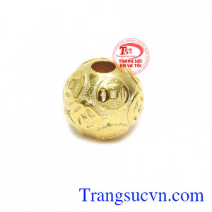Charm vàng kim tiền là sản phẩm vàng 10k được chế tác tinh xảo, sắc nét