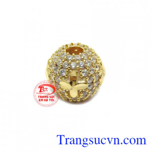 Mặt dây chuyền charm vàng đẹp là sản phẩm mặt dây chuyền vàng tây đẹp, được thiết kế tinh tế, sang trọng