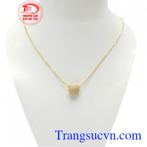 Bộ dây chuyền charm trái tim là sản phẩm bộ dây chuyền nữ đẹp được các bạn gái yêu thích