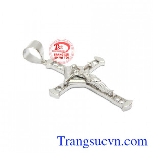 Mặt dây thánh giá vàng trắng đẹp được chế tác tinh tế và sang trọng. 