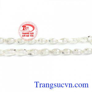 Chất liệu bền đẹp, sáng bóng