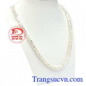 Sản phẩm thiết kế tinh xảo, chắc chắn tạo phong cách đẳng cấp cho phái mạnh