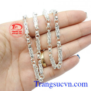 Dây bạc bé trai độc đáo